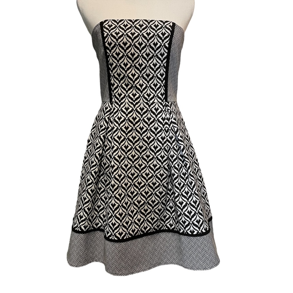 Harper Strapless Black and White Party Dress. Size M